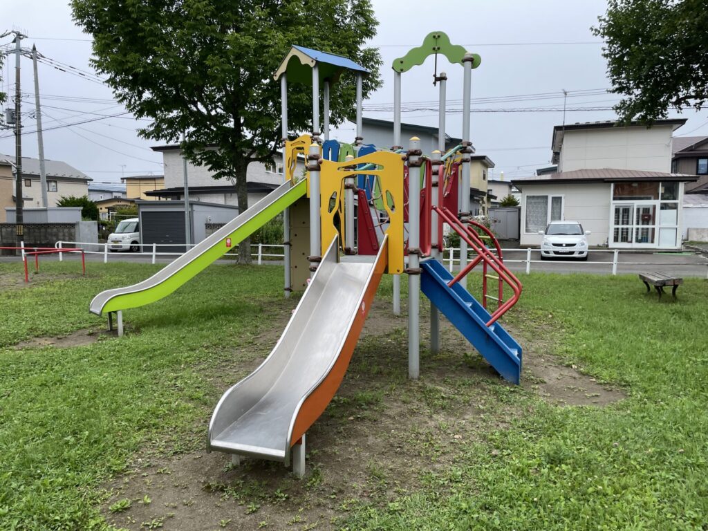 昭和みどり公園メイン遊具