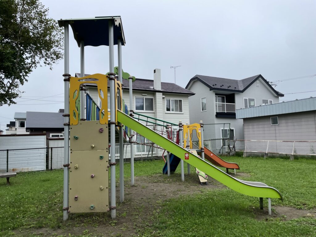 昭和みどり公園メイン遊具