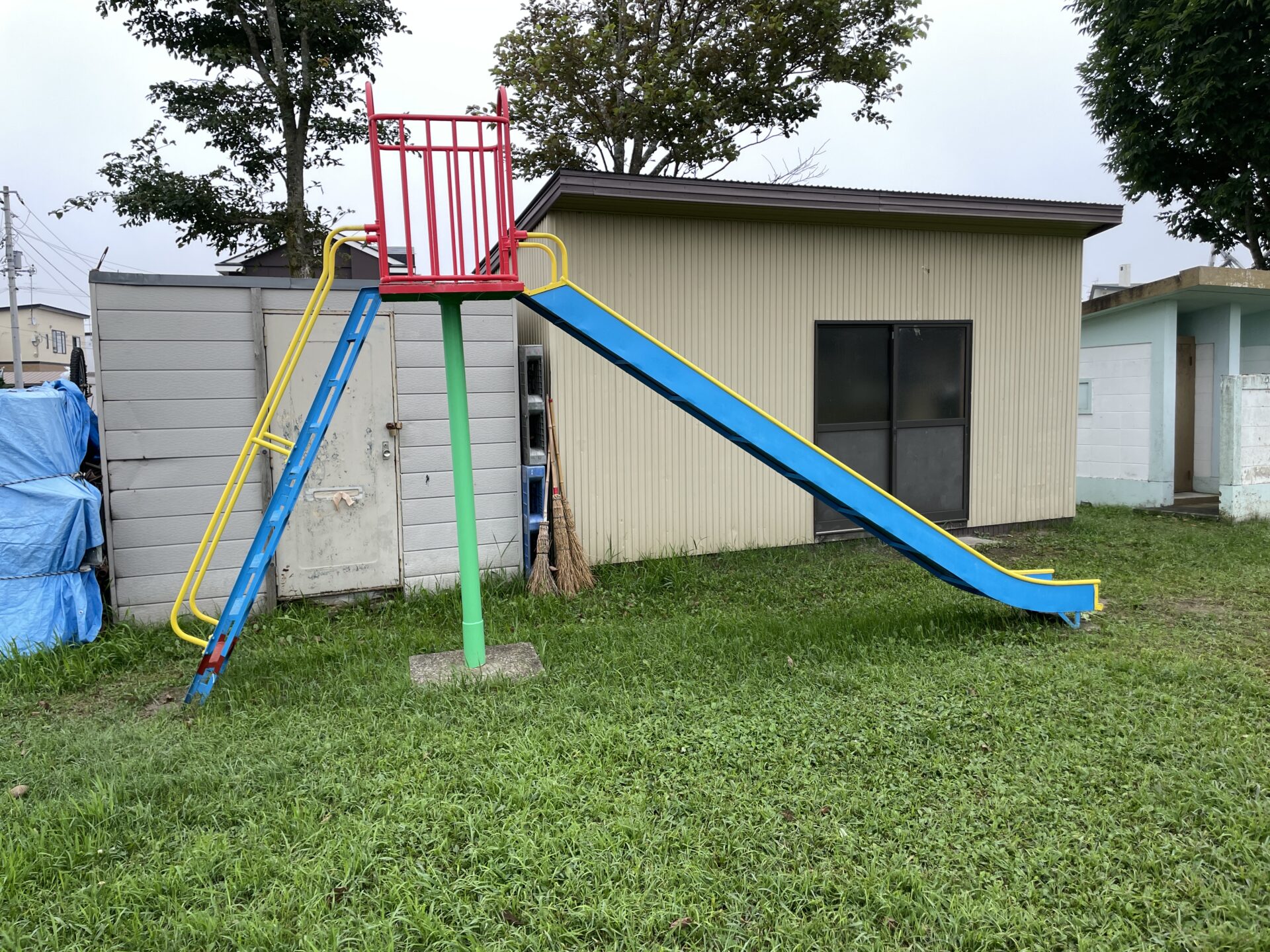 昭和かつら公園滑り台