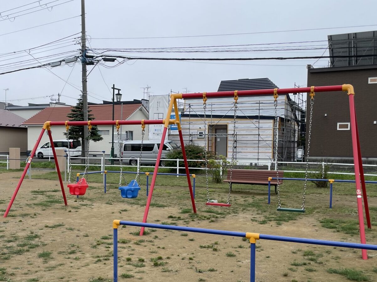 さんさん公園ブランコ