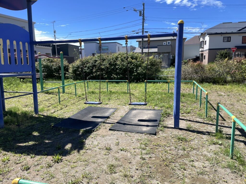 ひだまり公園ブランコ