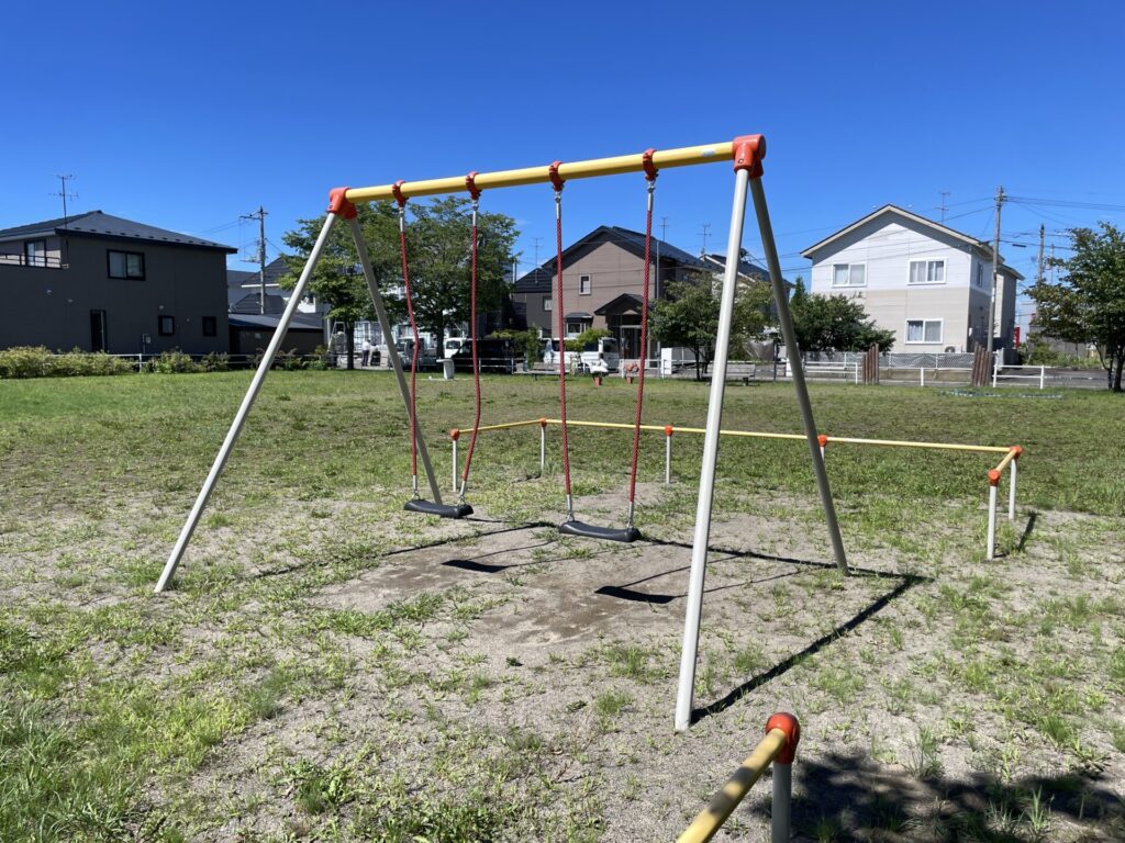 文苑はしどい公園ブランコ