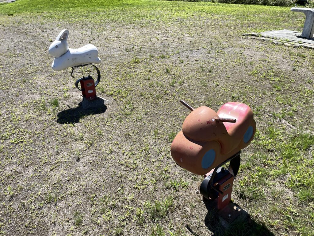 文苑はしどい公園スイング遊具