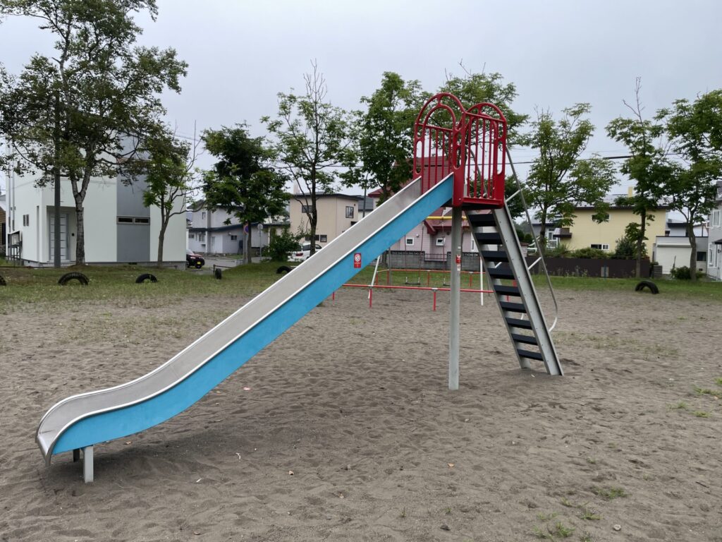鳥取4号公園滑り台