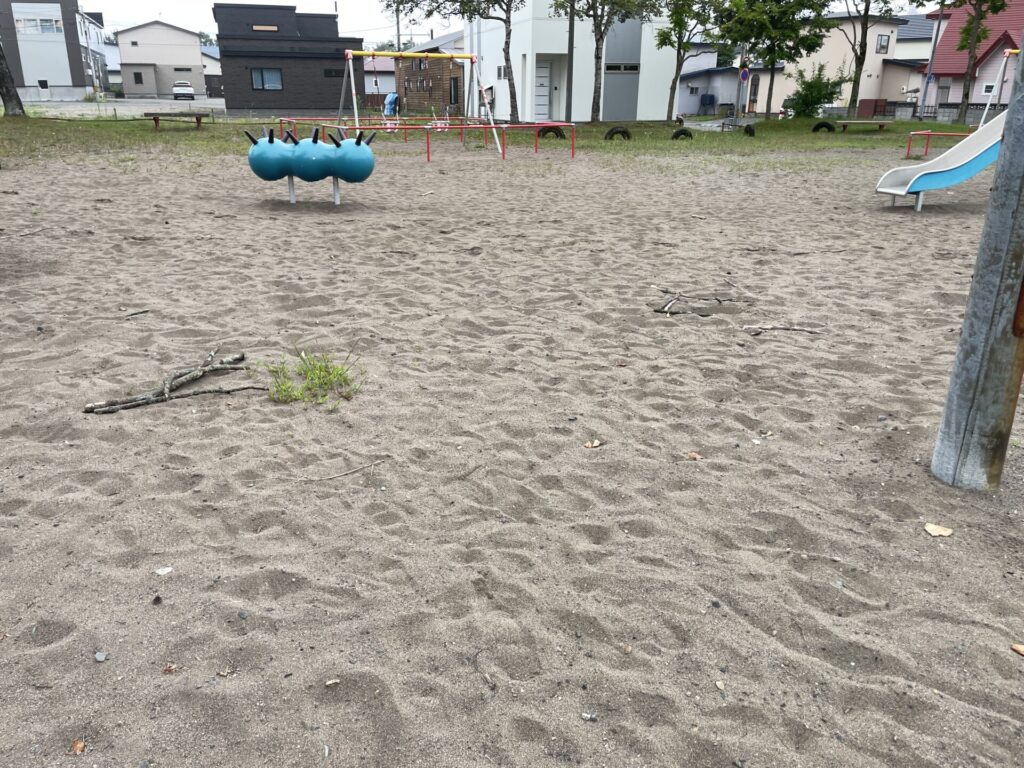 鳥取4号公園砂の地面