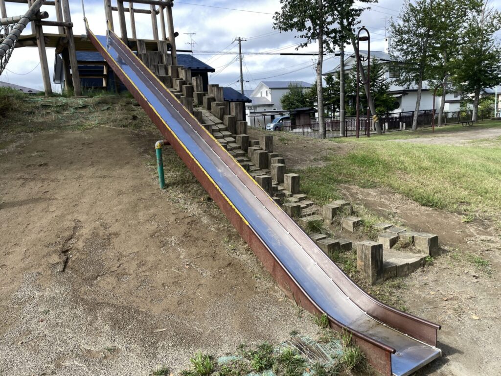 げんき公園（芦野2号公園）滑り台
