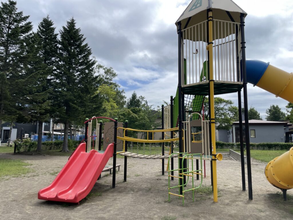 もみじ公園メイン遊具