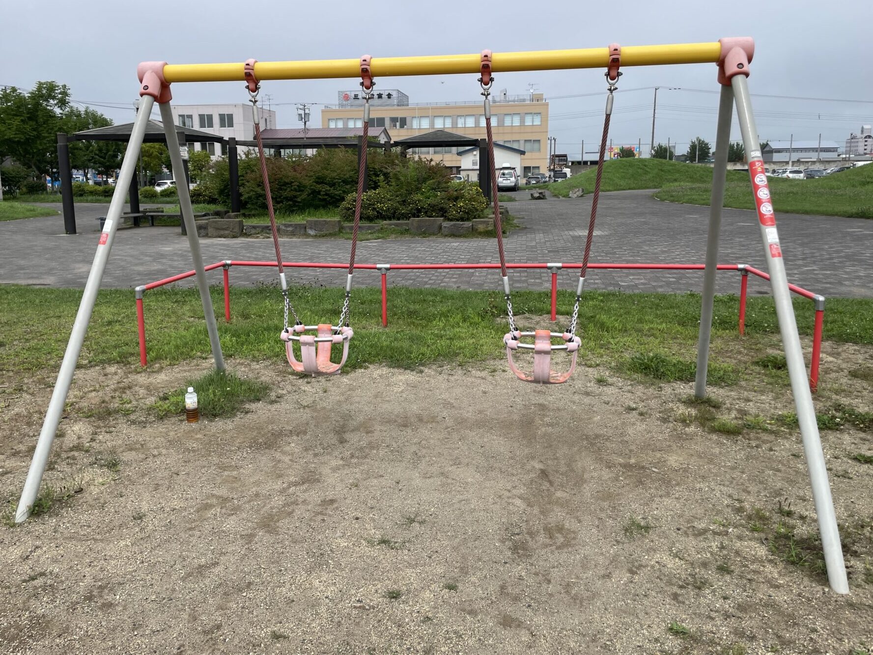 鳥取7号公園幼児用ブランコ