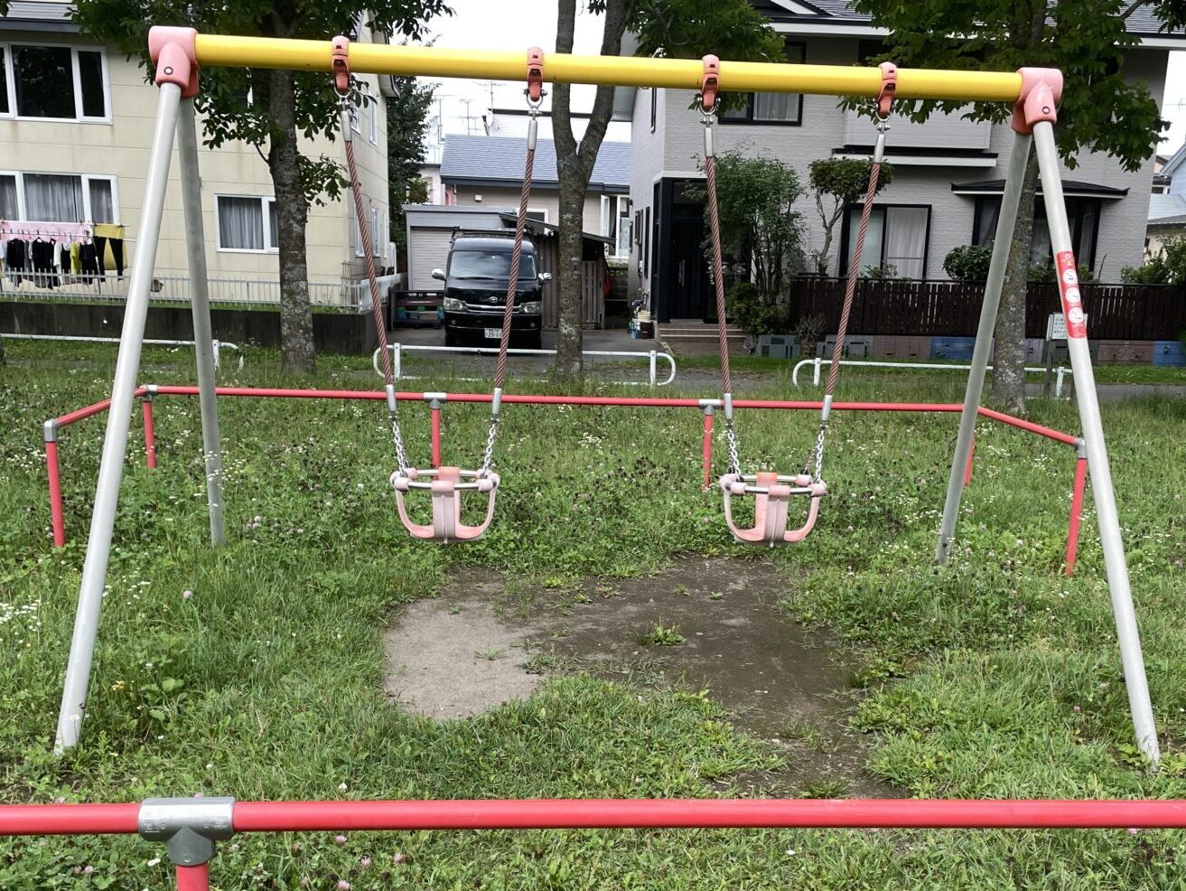 星が裏1号公園ブランコ