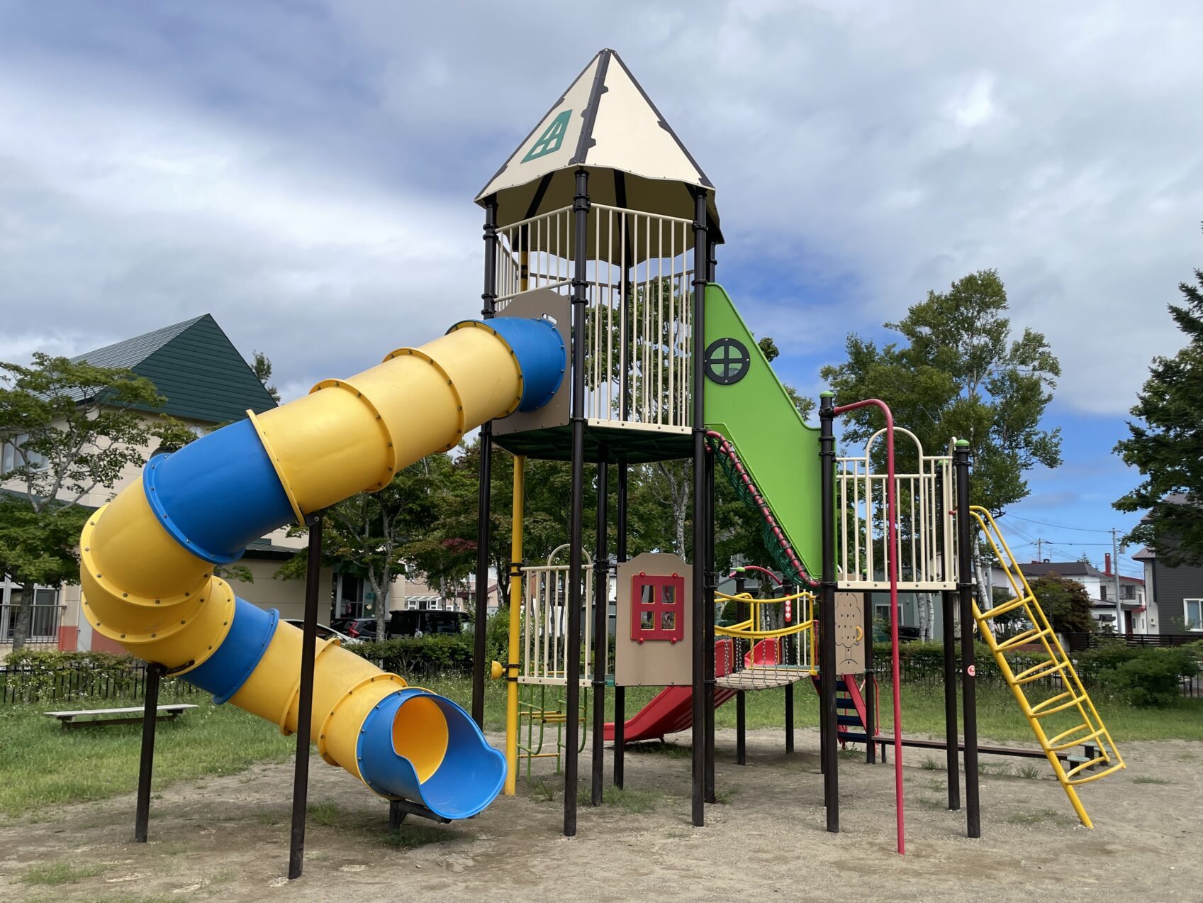 もみじ公園メイン遊具