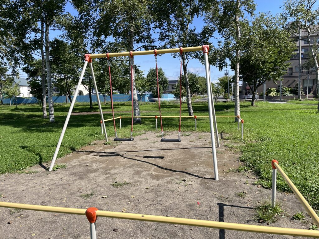 柳町公園ブランコ