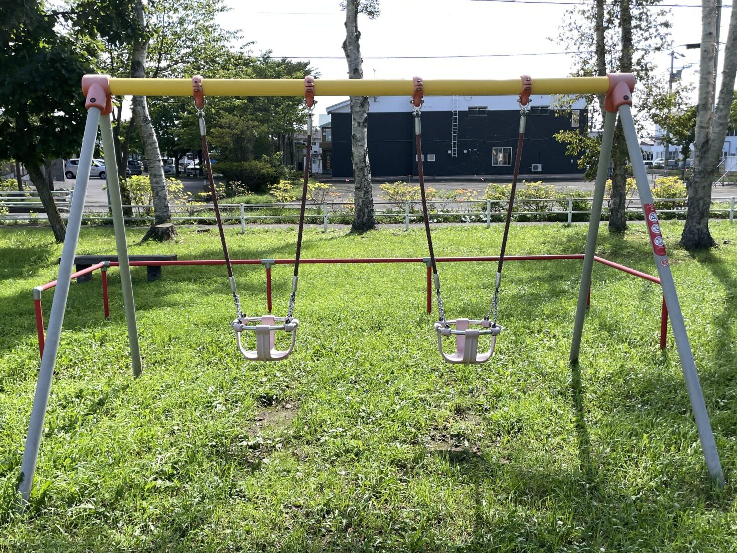 光陽公園幼児用ブランコ