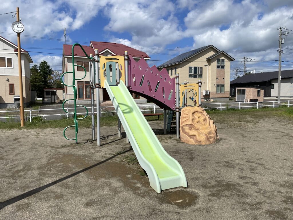 にじいろ公園メイン遊具