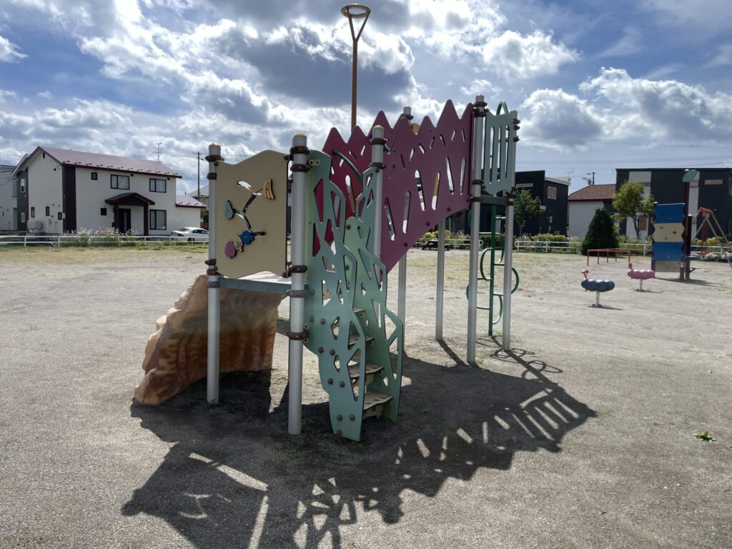 にじいろ公園メイン遊具