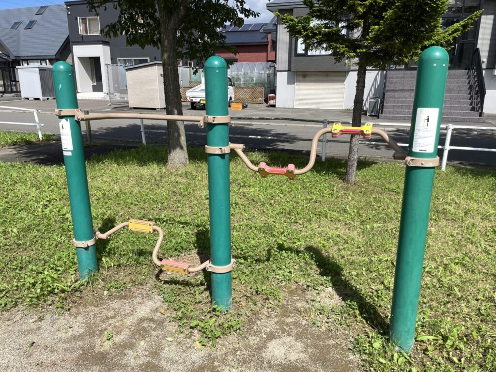 昭和11号公園ストレッチ遊具