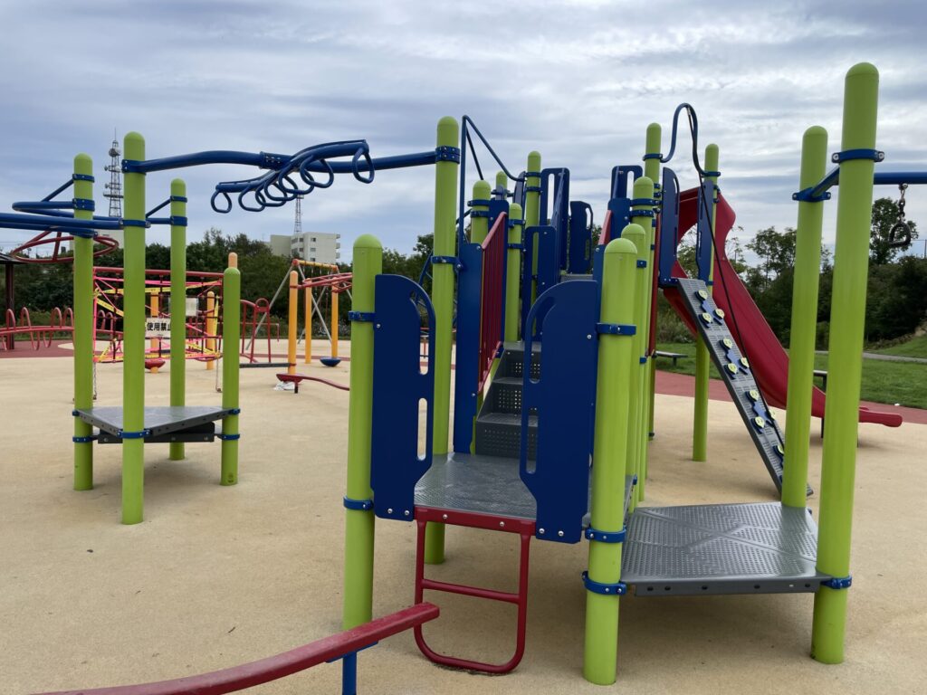 緑ヶ丘公園メイン遊具