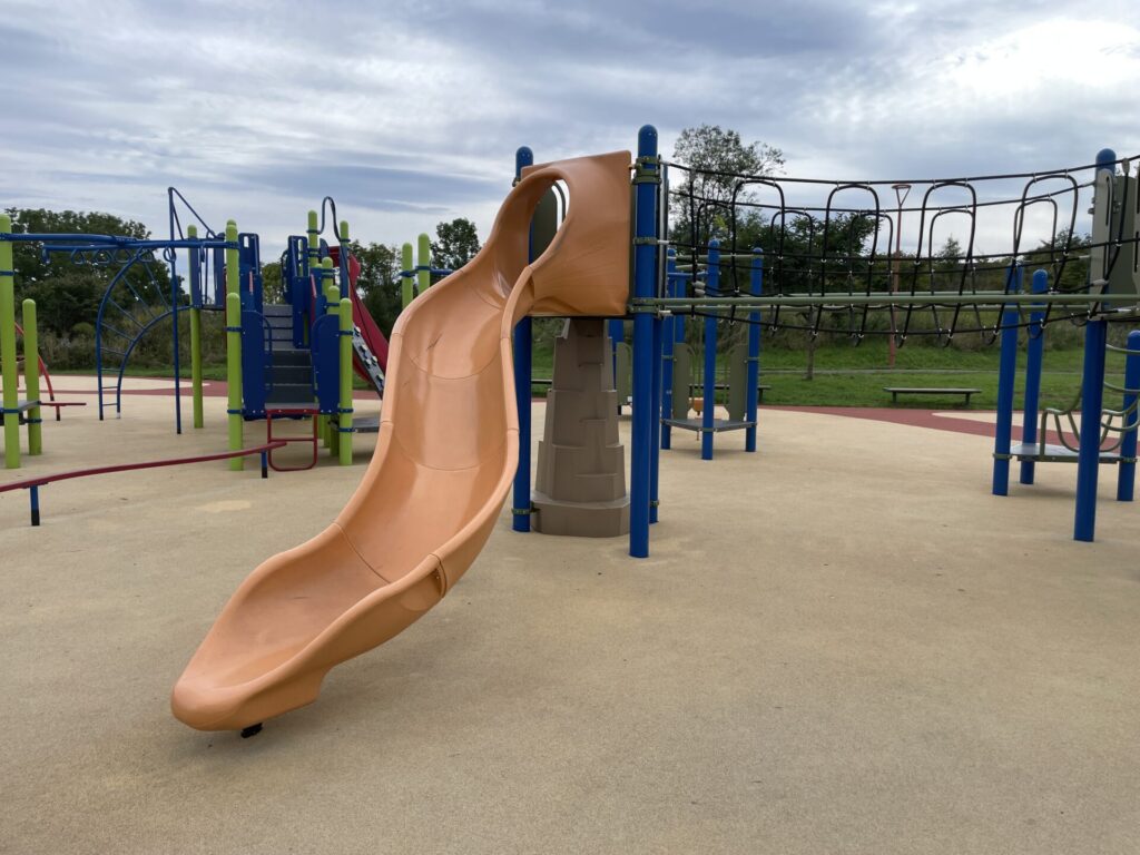 緑ヶ丘公園メイン遊具