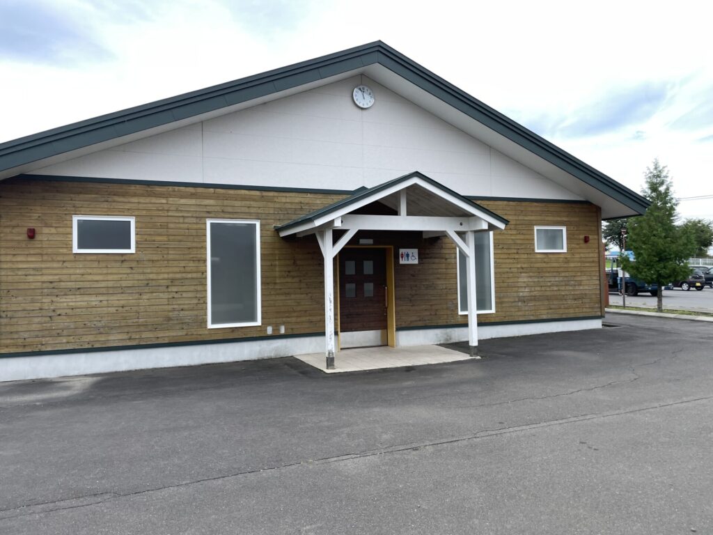 緑ヶ丘公園トイレ外観