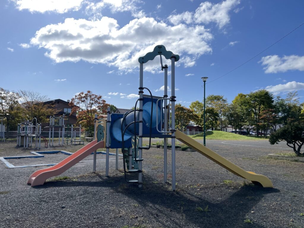 曙公園滑り台遊具