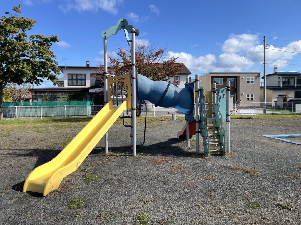 曙公園滑り台