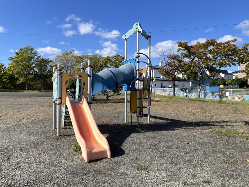 曙公園滑り台遊具